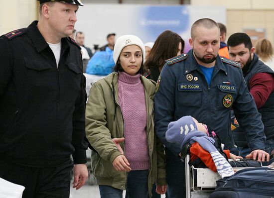 Прилет эвакуированных граждан РФ из сектора Газа в Москву