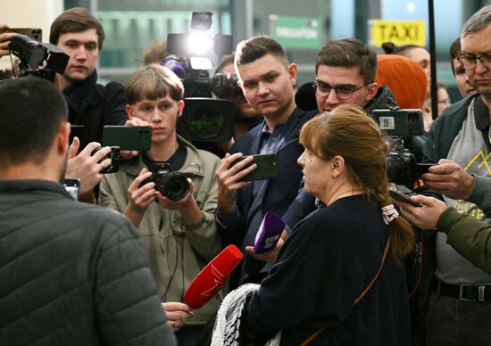 Прилет эвакуированных граждан РФ из сектора Газа в Москву