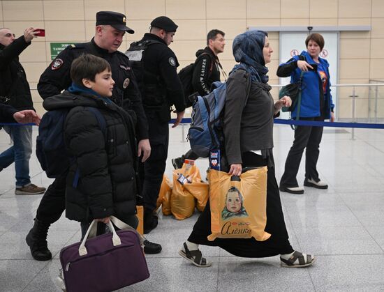 Прилет эвакуированных граждан РФ из сектора Газа в Москву