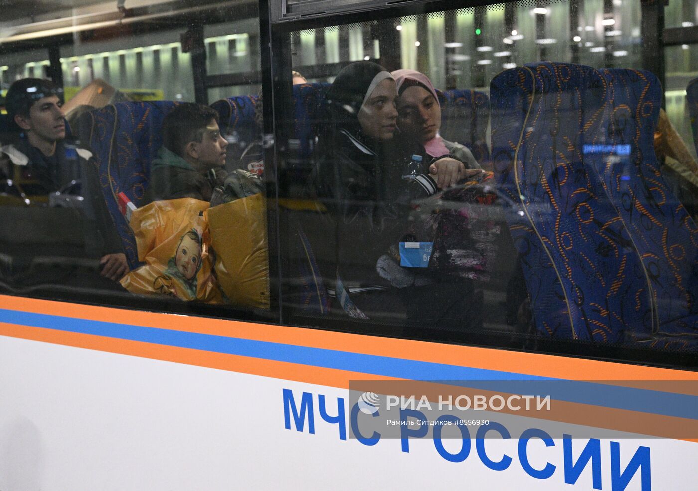 Прилет эвакуированных граждан РФ из сектора Газа в Москву