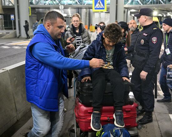 Прилет эвакуированных граждан РФ из сектора Газа в Москву