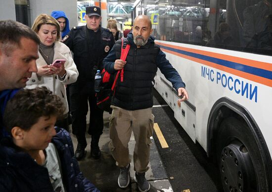 Прилет эвакуированных граждан РФ из сектора Газа в Москву