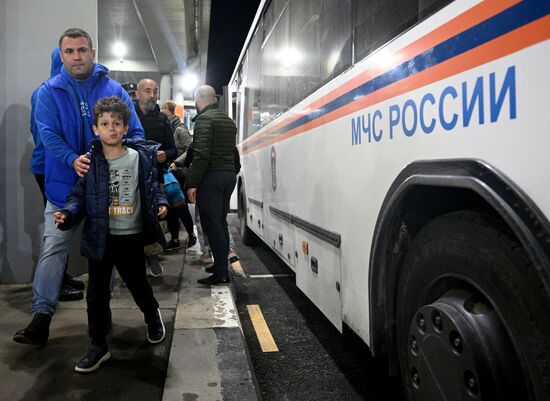 Прилет эвакуированных граждан РФ из сектора Газа в Москву