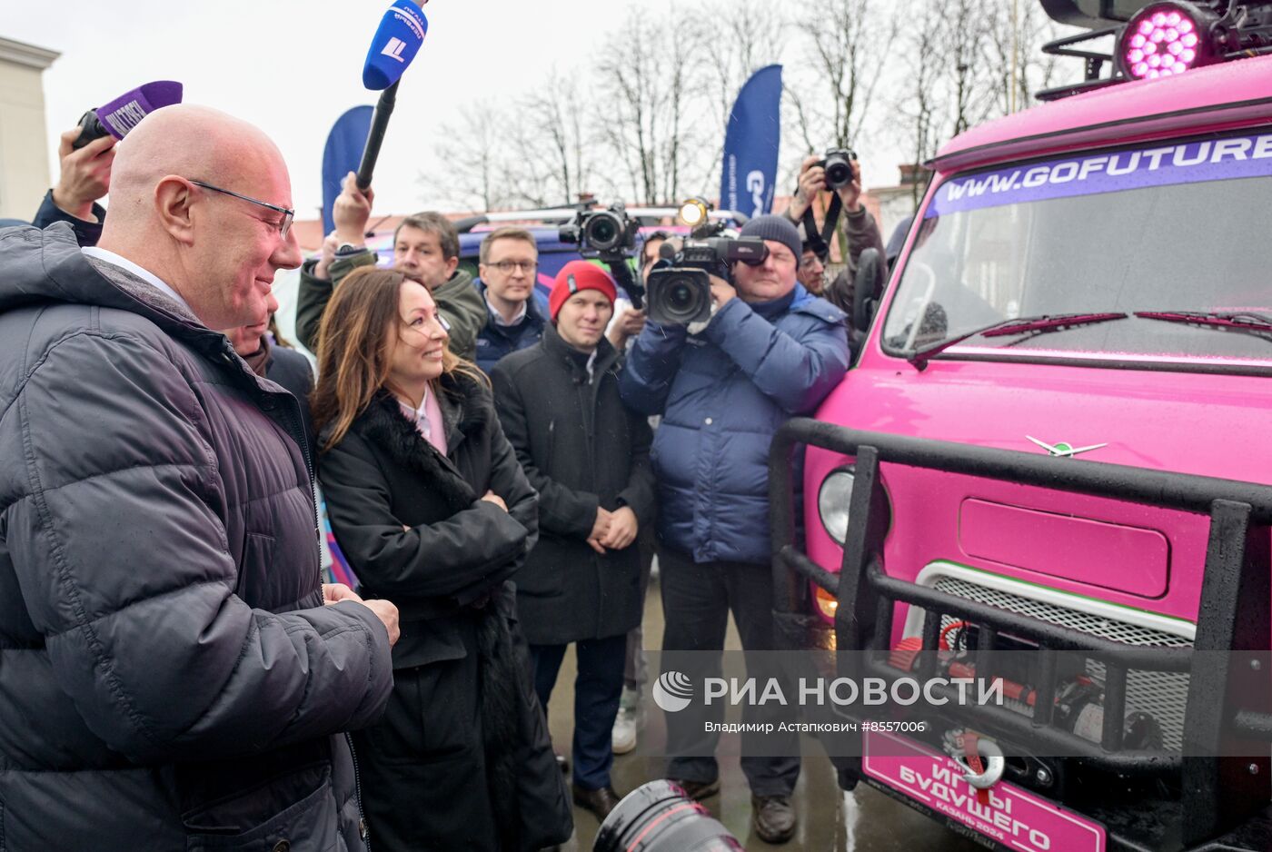 Выставка "Россия". Церемония празднования 100 дней до начала "Игр Будущего" и старт автопробега "Игры Будущего. Путь трофея"