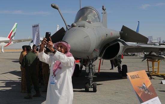 В ОАЭ открылся авиасалон Dubai Airshow-2023