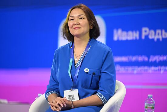 Выставка "Россия". Первый молодежный туристический форум "Больше, чем путешествие"