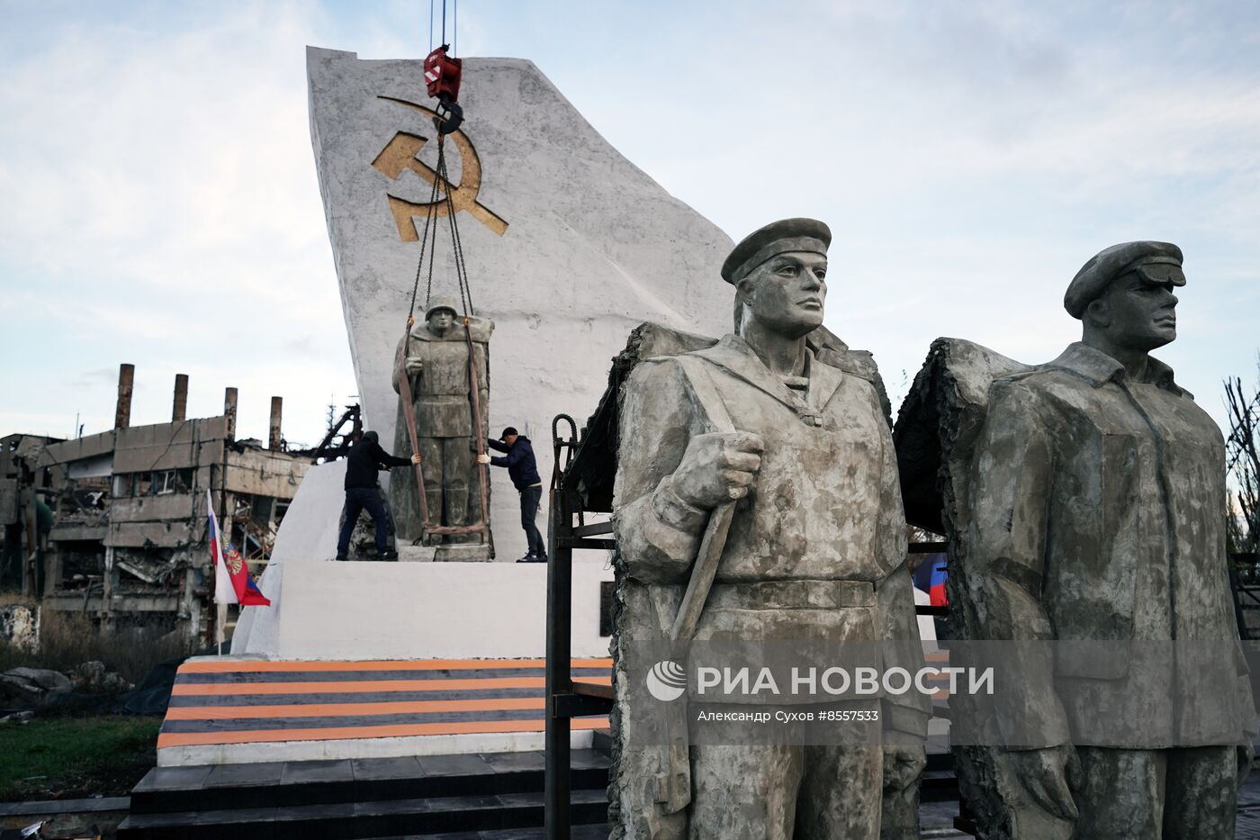 Памятник погибшим и пропавшим в годы Великой Отечественной войны азовстальцам