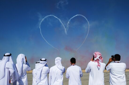 В ОАЭ продолжает работу авиасалон Dubai Airshow-2023