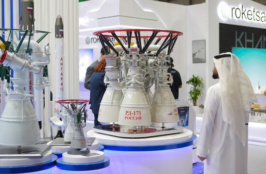 В ОАЭ продолжает работу авиасалон Dubai Airshow-2023
