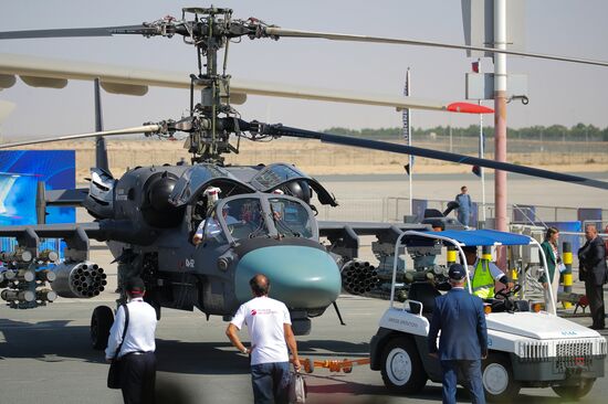 В ОАЭ продолжает работу авиасалон Dubai Airshow-2023