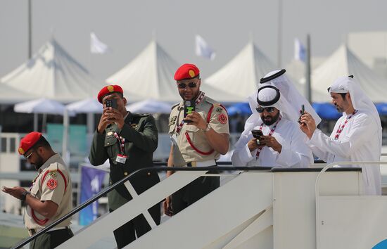 В ОАЭ продолжает работу авиасалон Dubai Airshow-2023