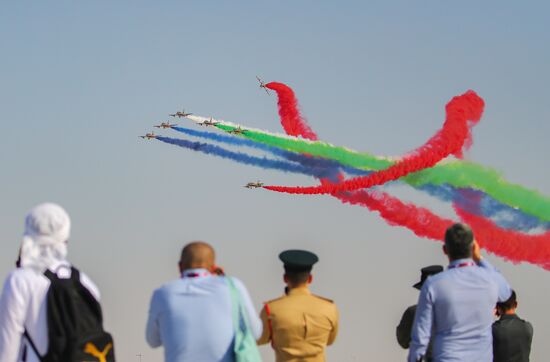 В ОАЭ продолжает работу авиасалон Dubai Airshow-2023