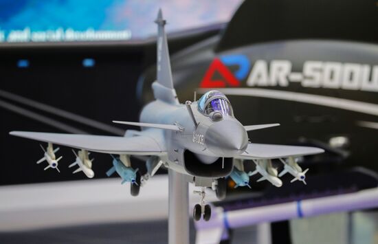 В ОАЭ продолжает работу авиасалон Dubai Airshow-2023