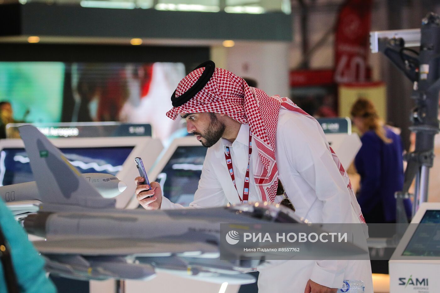 В ОАЭ продолжает работу авиасалон Dubai Airshow-2023