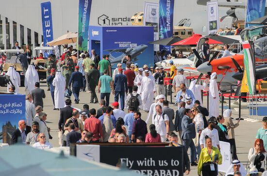 В ОАЭ продолжает работу авиасалон Dubai Airshow-2023