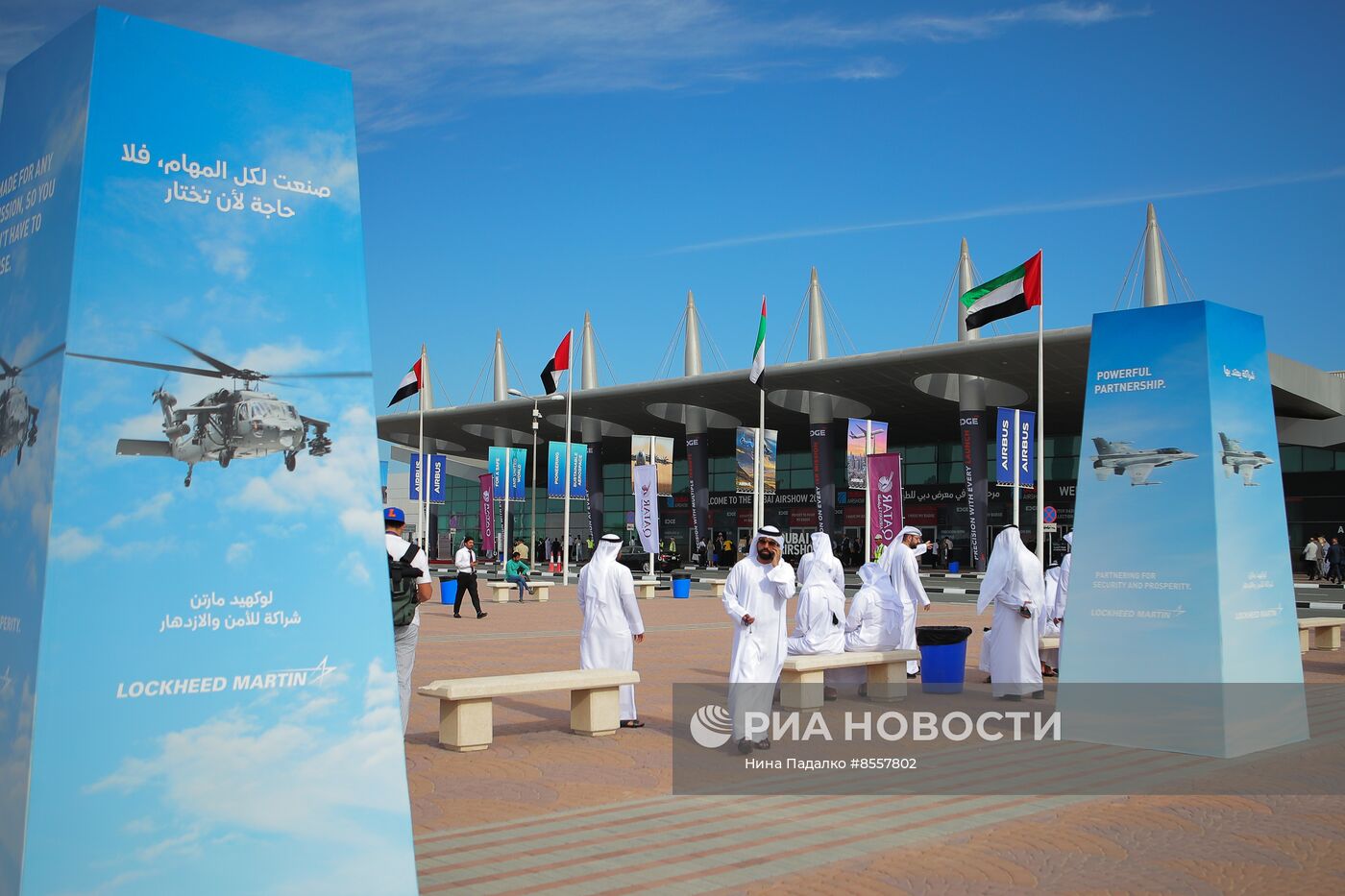 В ОАЭ продолжает работу авиасалон Dubai Airshow-2023