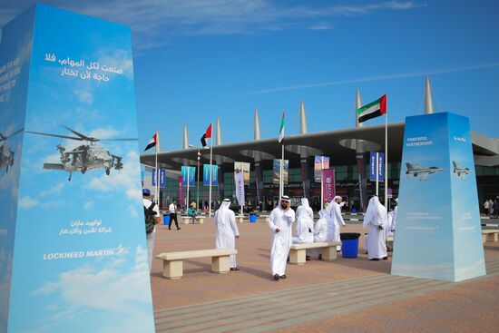 В ОАЭ продолжает работу авиасалон Dubai Airshow-2023