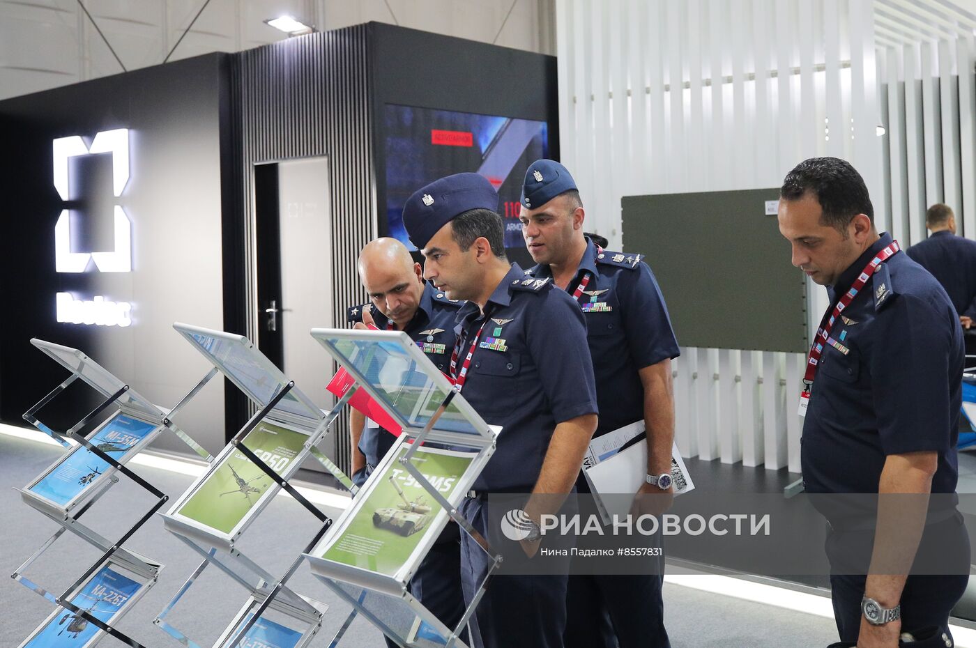 В ОАЭ продолжает работу авиасалон Dubai Airshow-2023