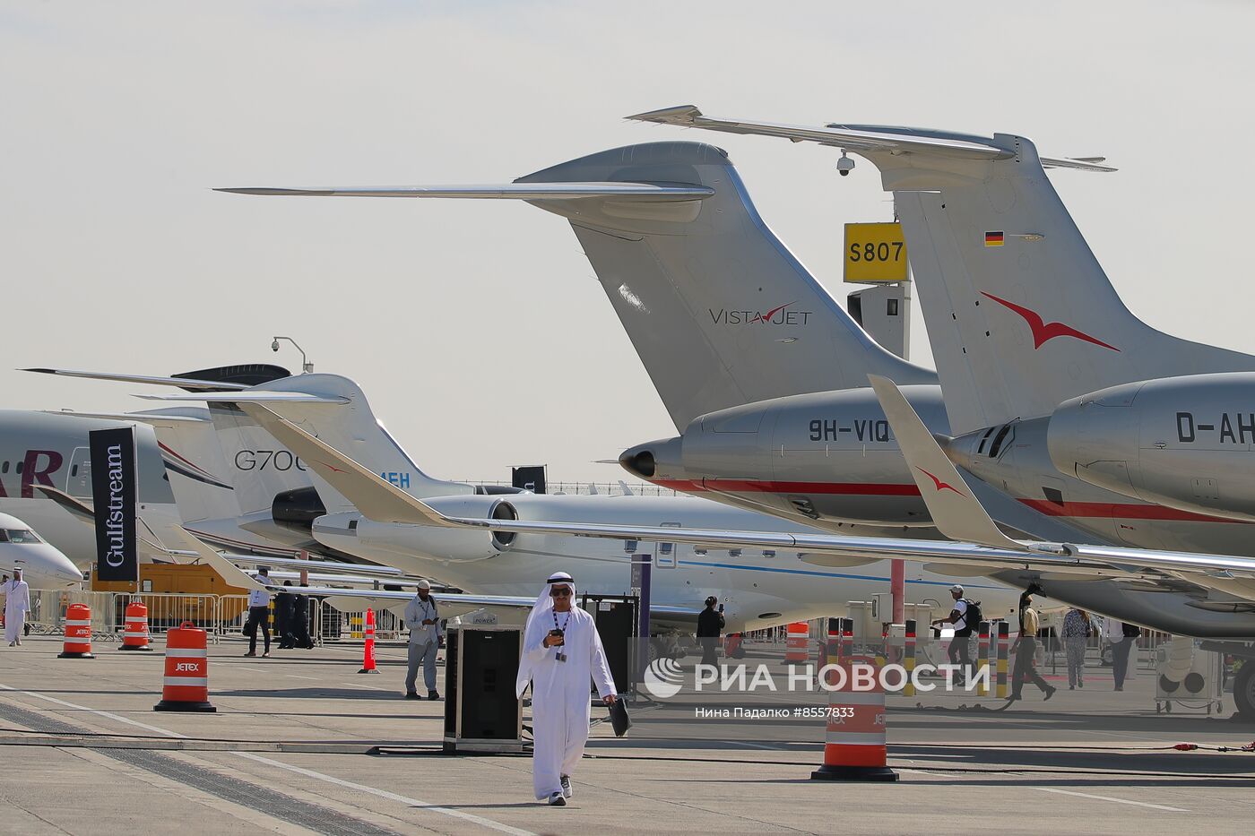 В ОАЭ продолжает работу авиасалон Dubai Airshow-2023