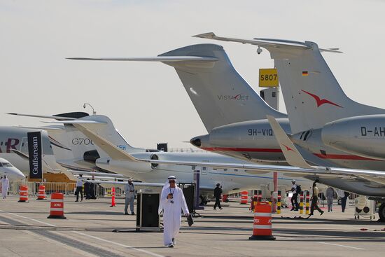 В ОАЭ продолжает работу авиасалон Dubai Airshow-2023