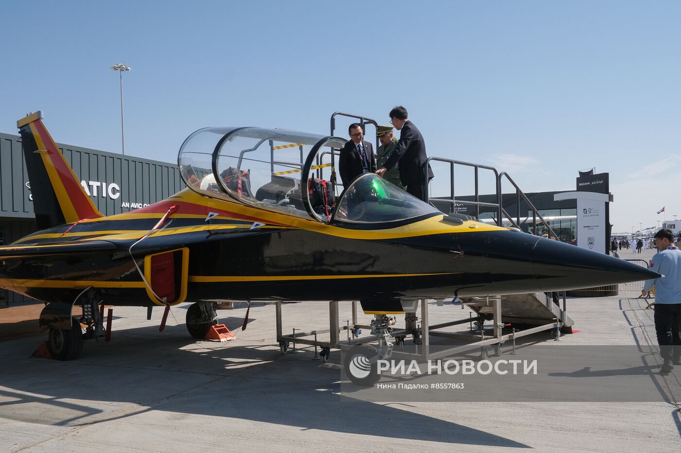 В ОАЭ продолжает работу авиасалон Dubai Airshow-2023