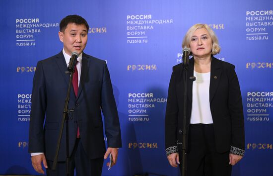 Выставка "Россия". Пресс-подходы