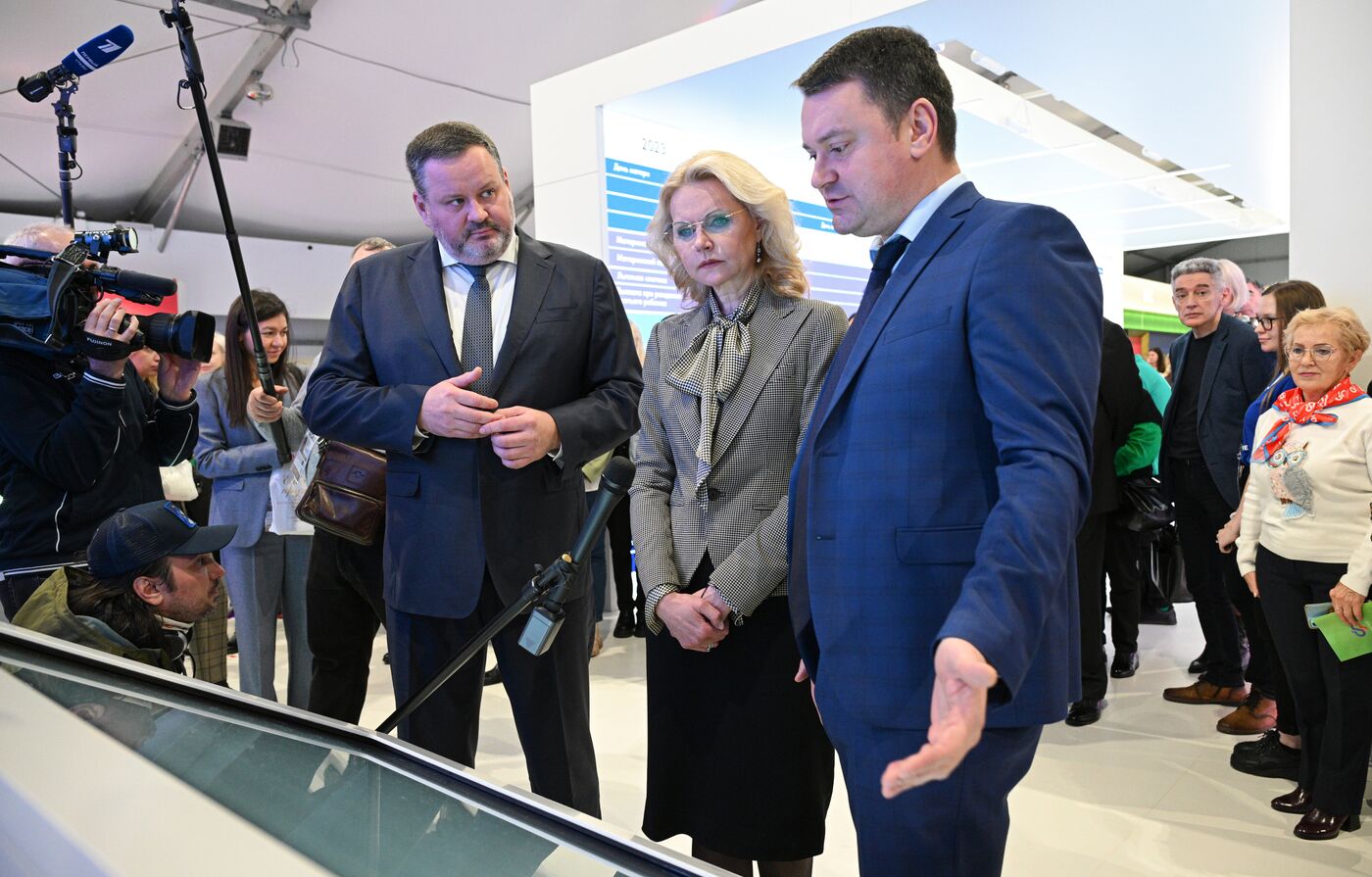 Выставка "Россия". Презентация экспозиции "Семья. Работа. Долголетие"