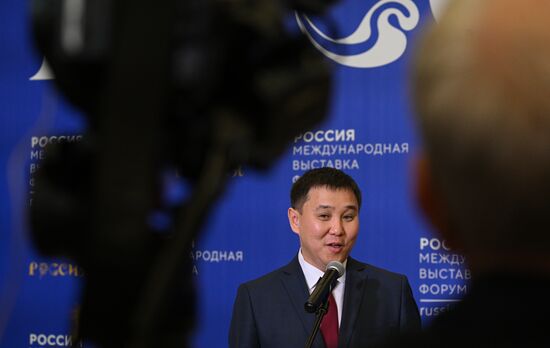 Выставка "Россия". Пресс-подходы