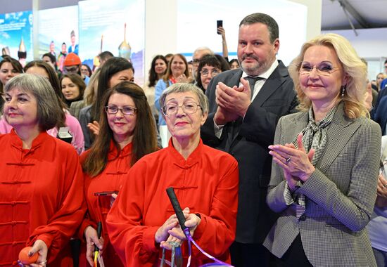 Выставка "Россия". Презентация экспозиции "Семья. Работа. Долголетие"