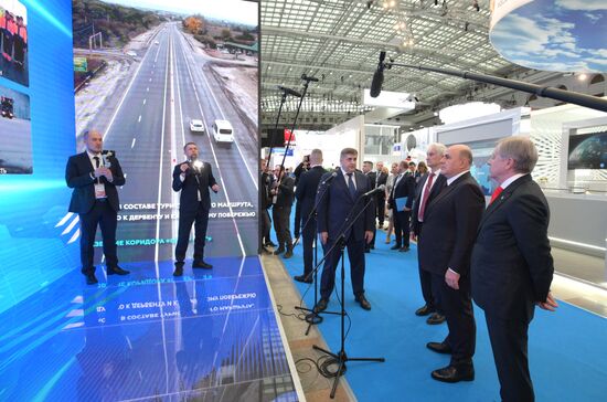 Председатель правительства РФ М. Мишустин принял участие в церемонии открытия участков автодорог Татарстане, Дагестане, Свердловской и Мурманской областях