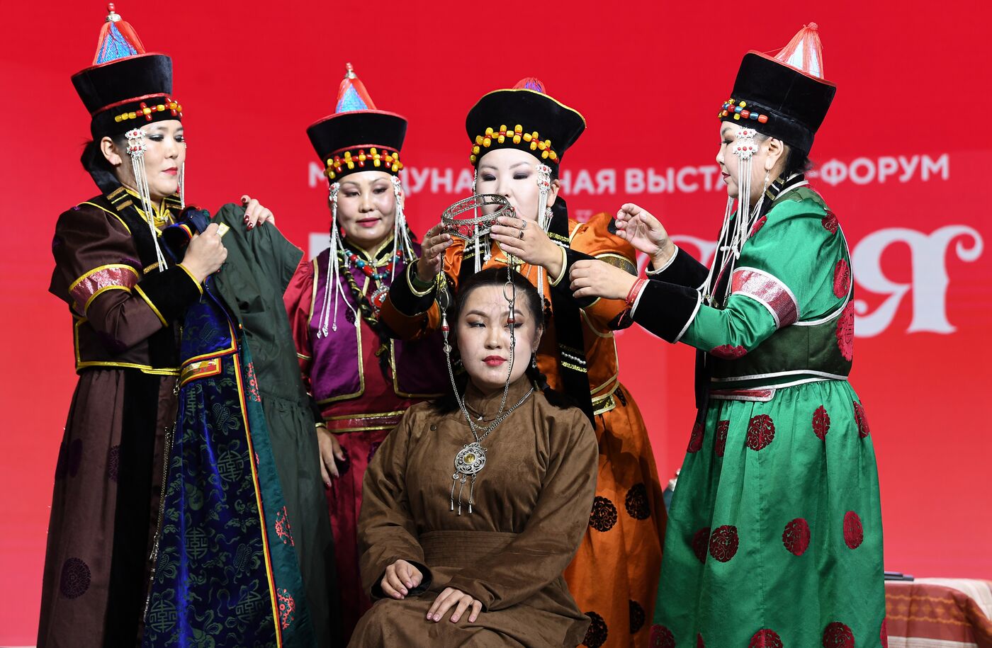 Выставка "Россия". Свадебная церемония в национальных традициях Республики Бурятия