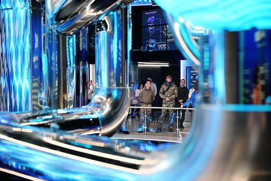 Выставка "Россия". Экскурсия по выставке для бойцов специальной военной операции