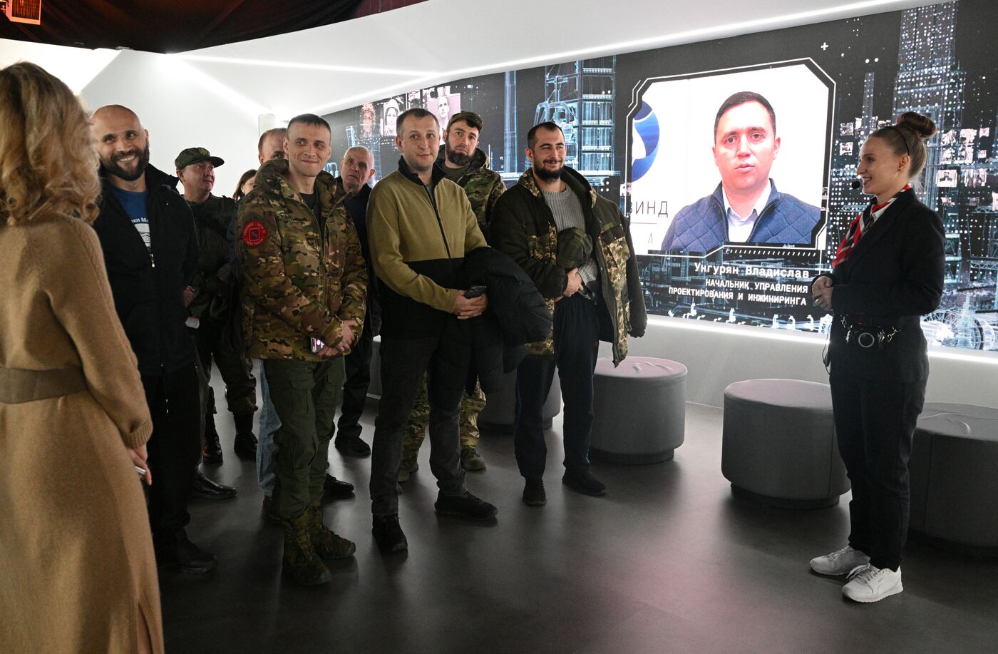 Выставка "Россия". Экскурсия по выставке для бойцов специальной военной операции