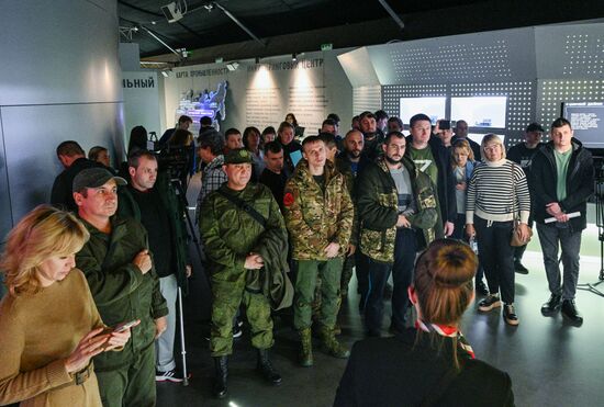 Выставка "Россия". Экскурсия по выставке для бойцов специальной военной операции