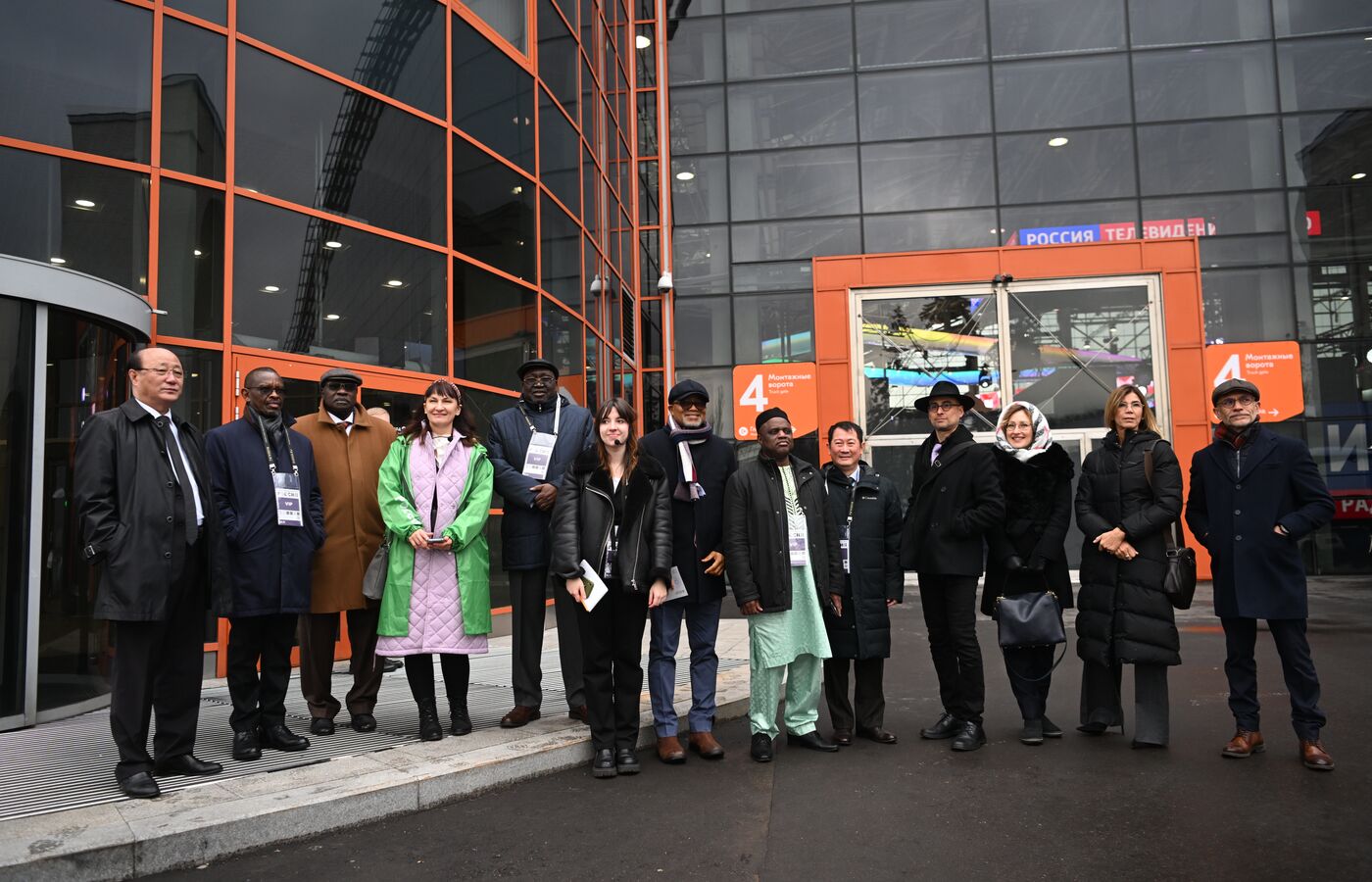 Выставка "Россия". Визит представителей дипломатического корпуса