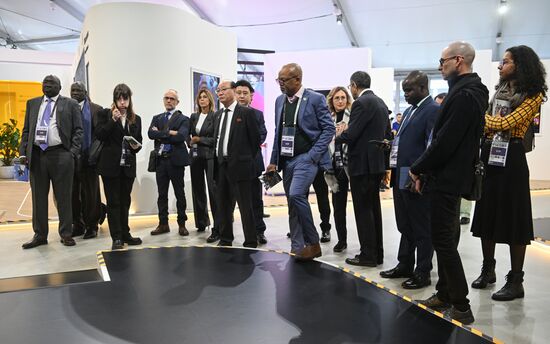 Выставка "Россия". Визит представителей дипломатического корпуса