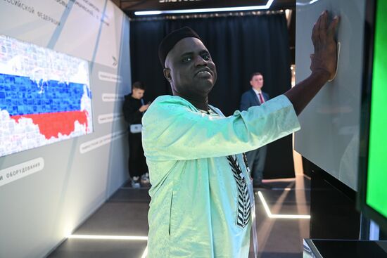 Выставка "Россия". Визит представителей дипломатического корпуса