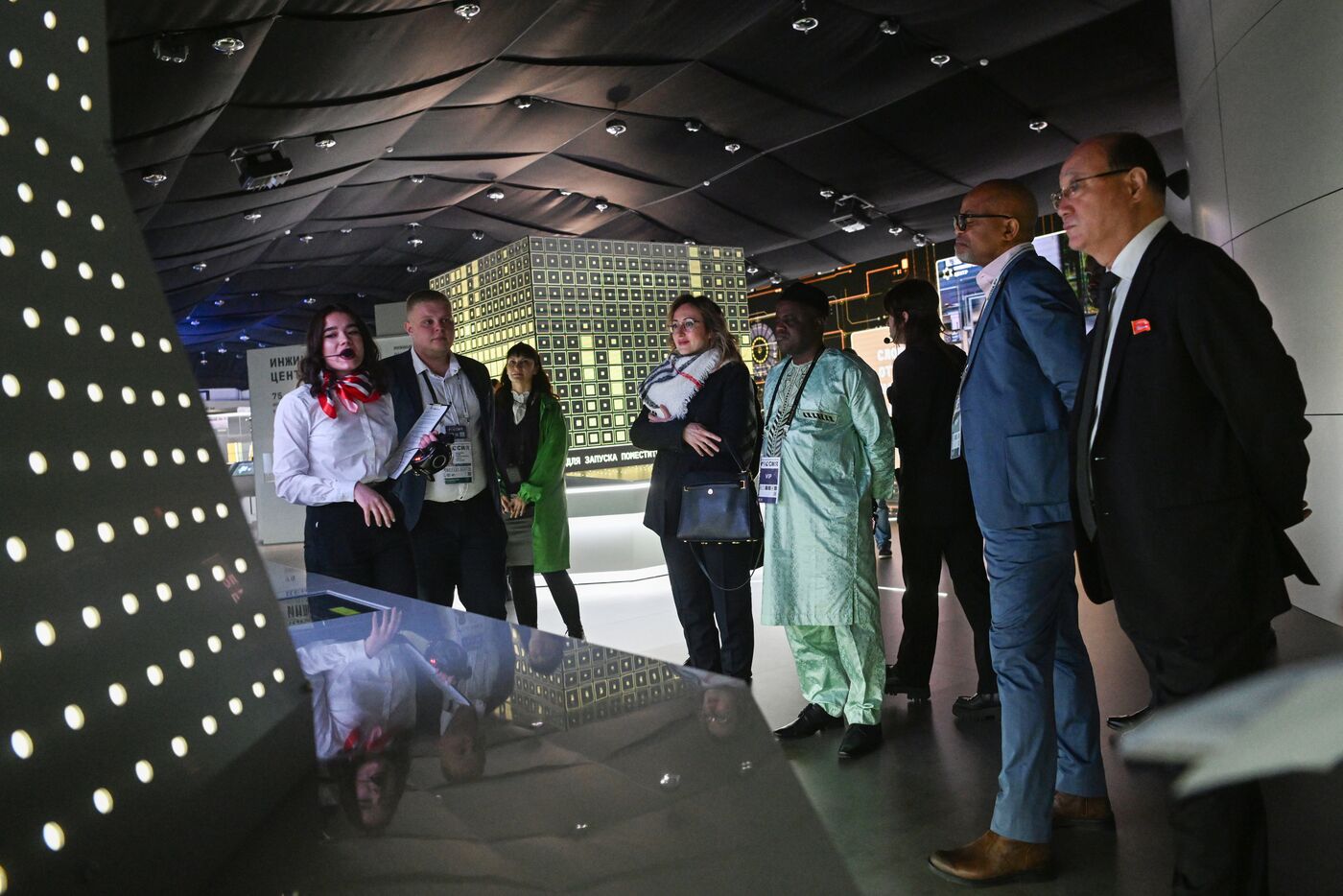 Выставка "Россия". Визит представителей дипломатического корпуса