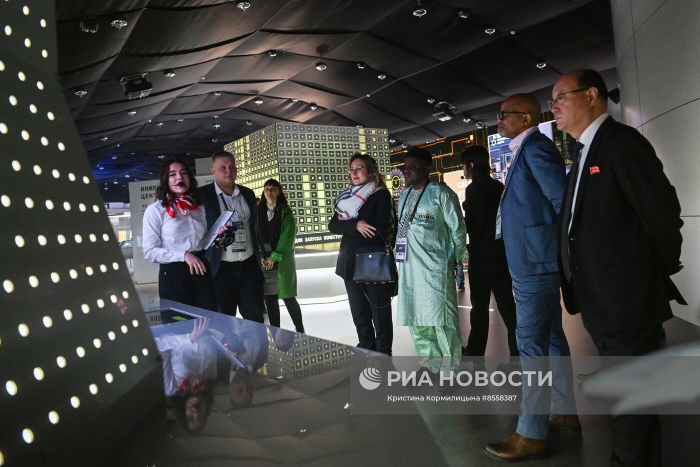 Выставка "Россия". Визит представителей дипломатического корпуса