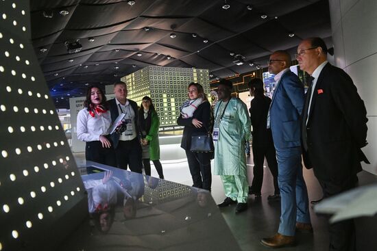 Выставка "Россия". Визит представителей дипломатического корпуса