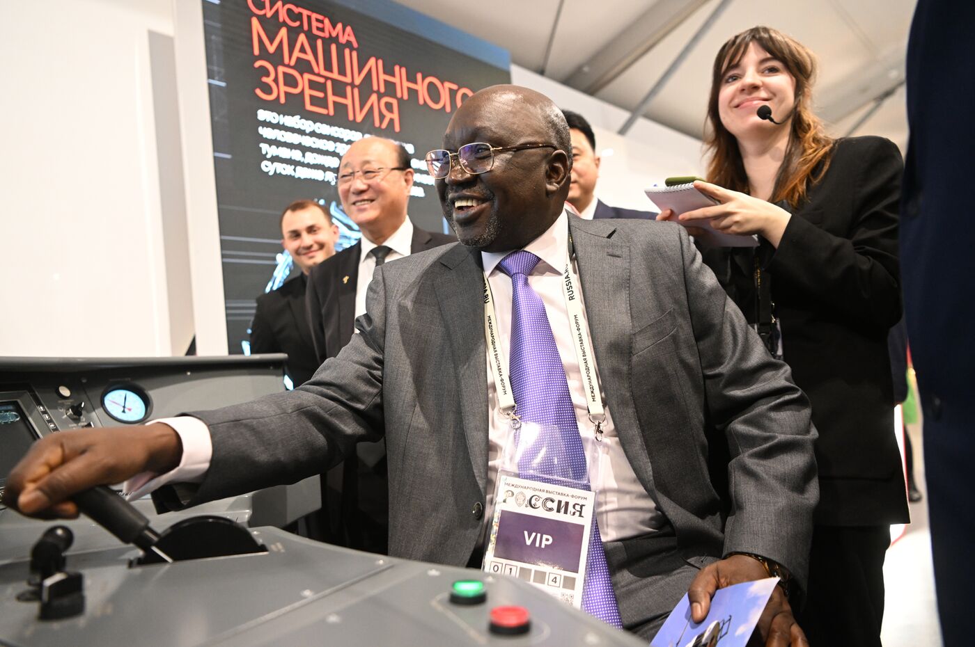 Выставка "Россия". Визит представителей дипломатического корпуса