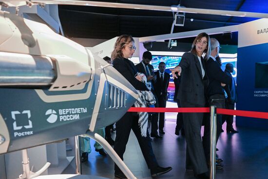 Выставка "Россия". Визит представителей дипломатического корпуса