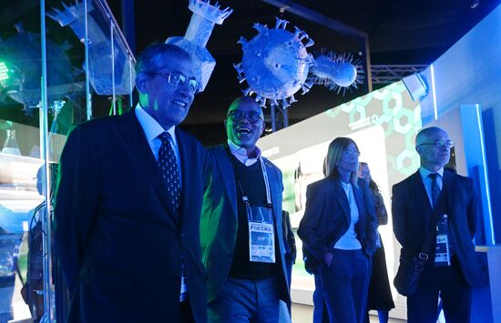 Выставка "Россия". Визит представителей дипломатического корпуса