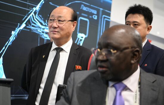 Выставка "Россия". Визит представителей дипломатического корпуса