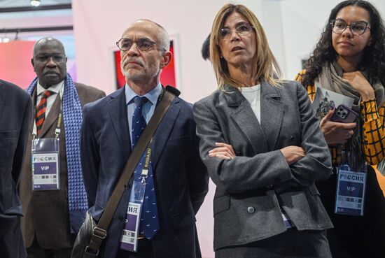 Выставка "Россия". Визит представителей дипломатического корпуса