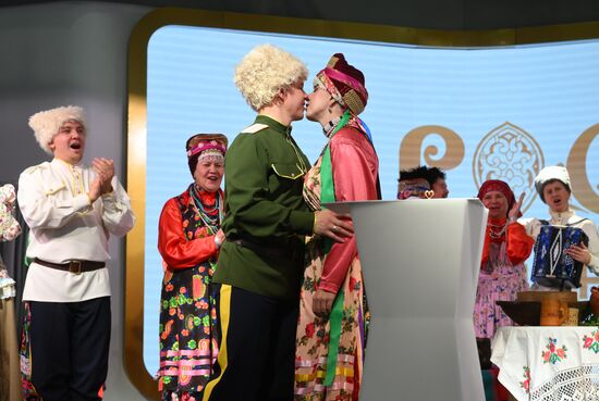 Выставка "Россия". Свадебная церемония в традициях Забайкальского края