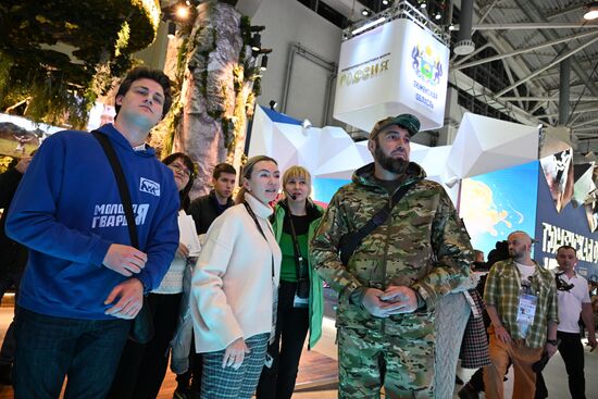 Выставка "Россия". Экскурсия по выставке для бойцов специальной военной операции