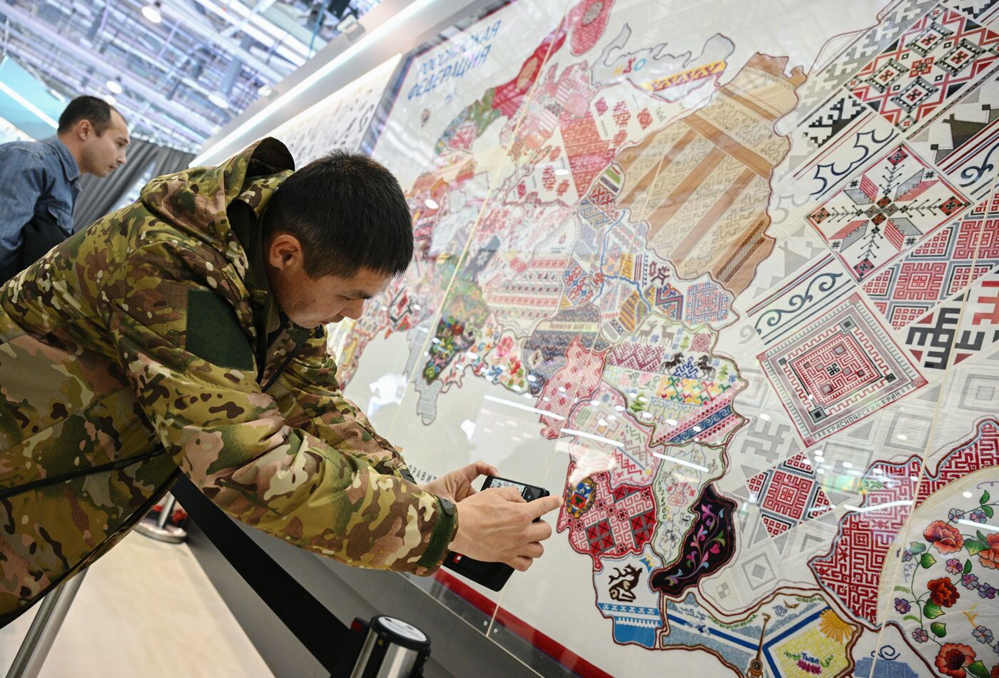 Выставка "Россия". Экскурсия по выставке для бойцов специальной военной операции