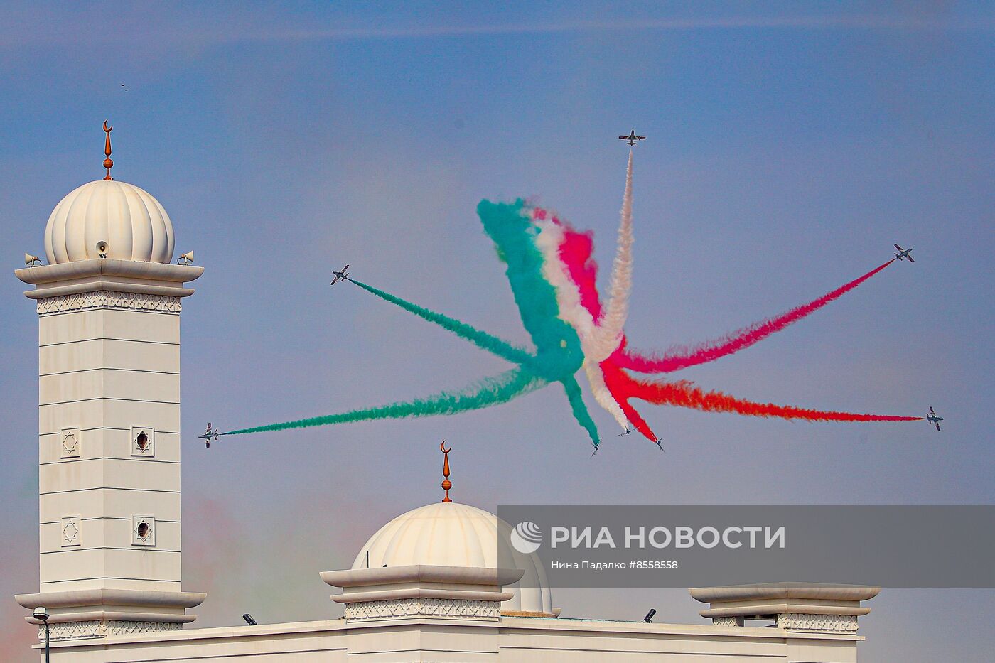 В ОАЭ продолжает работу авиасалон Dubai Airshow-2023