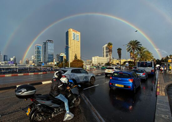 Радуга над Тель-Авивом